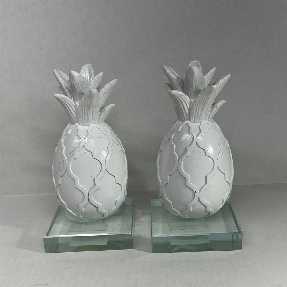White Pineapple Decorative Bookends - Picture 4 of 6